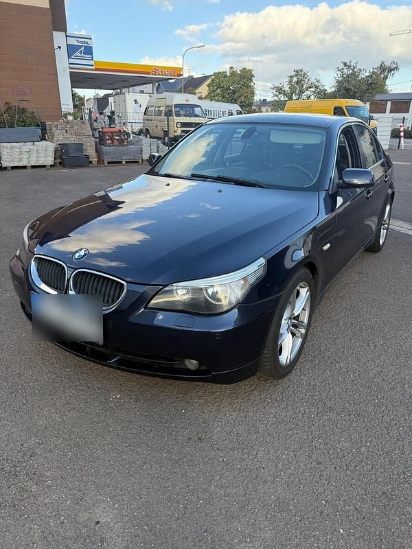 Blau Gebraucht 2004 BMW 530 M Sport Limousine | 5.500 € (Superpreis) - Bild 1/4
