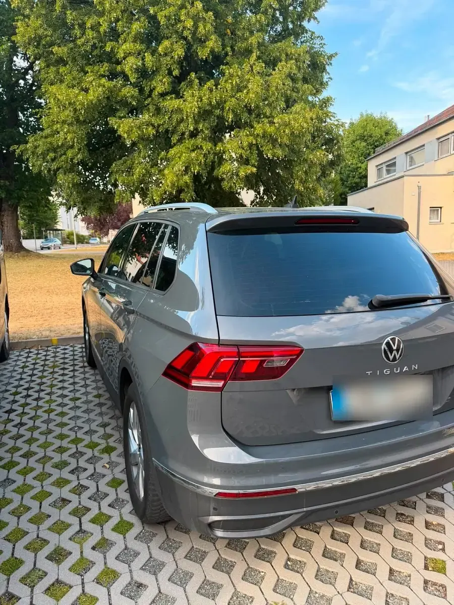 Gebraucht VW Tiguan 150 PS (110 kW) 2021 Grau SUV