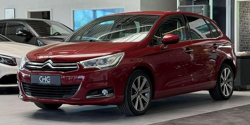 Used Citroën C4 Shine 131 HP (96 kW) 2016 Red Estate