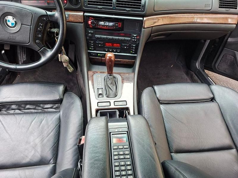 Gebraucht BMW 740 Performance 286 PS (210 kW) 1995 Schwarz Limousine