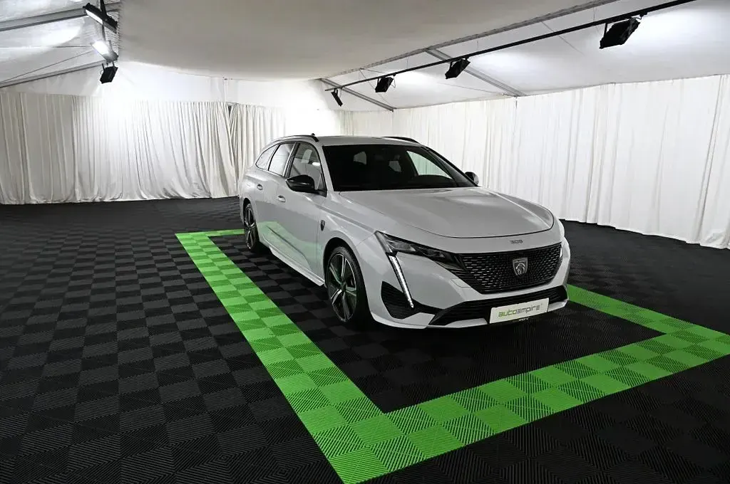 Gebraucht Peugeot 308 SW GT 131 PS (96 kW) 2024 Weiß Kombi