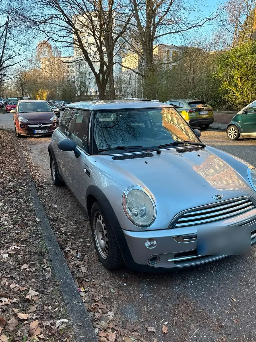 Käytetty Mini Cooper 90 HP (66 kW) 2006 Hopea Viistoperä