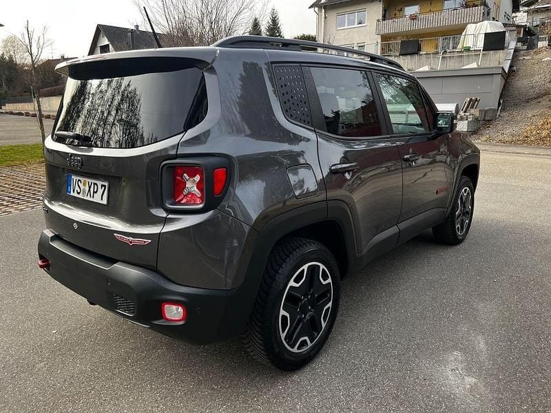 Gebraucht Jeep Renegade Trailhawk 170 PS (125 kW) 2016 Grau SUV