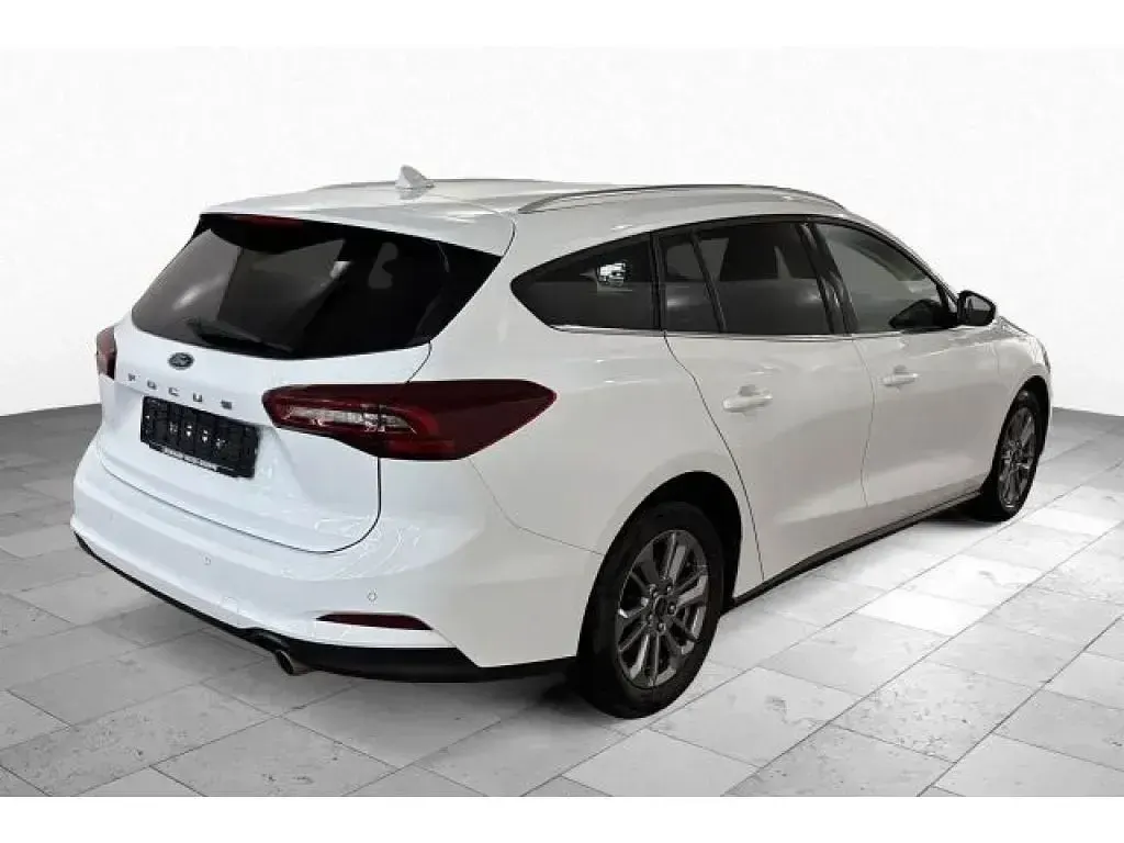 Gebraucht Ford Focus Titanium X 116 PS (85 kW) 2023 Frozen white Kombi