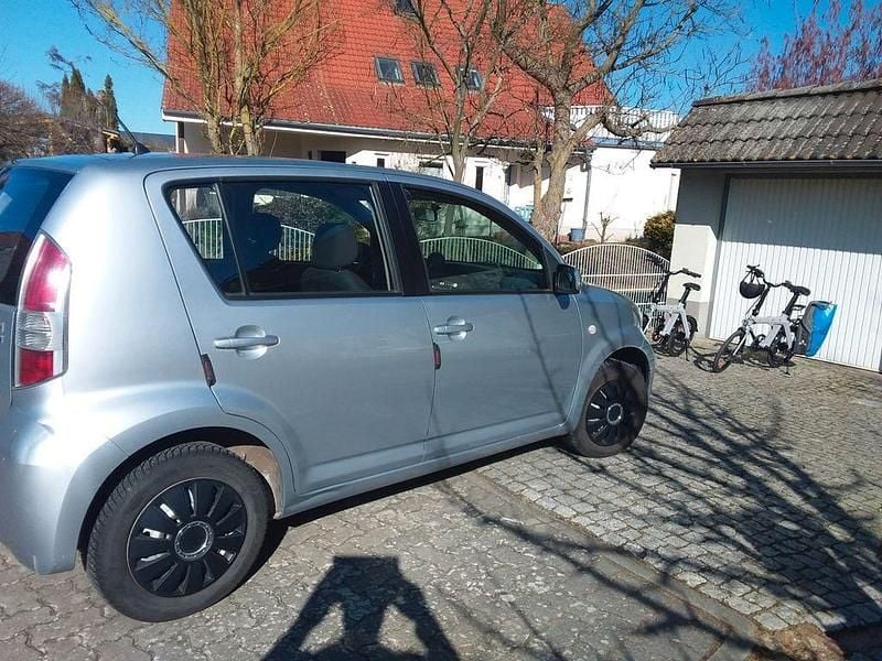 Gebraucht Daihatsu Sirion 91 PS (66 kW) 2007 Grau Kleinwagen