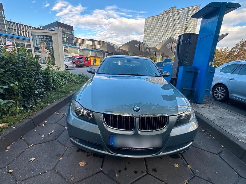 Grau Gebraucht 2006 BMW 325 Advantage Limousine | 5.000 € (Fairer Preis) - Bild 1/4