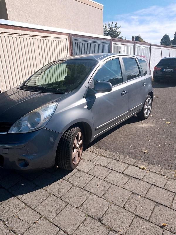 Blau Gebraucht 2009 Nissan Note Acenta Van / Kleinbus | 2.850 € (Fairer Preis) - Bild 1/4