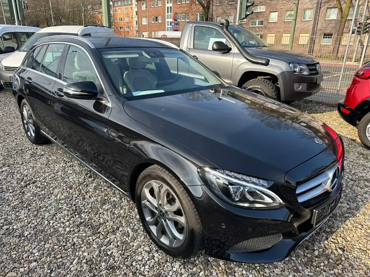 Gebraucht Mercedes C180 Avantgarde 156 PS (114 kW) 2017 Schwarz Kombi