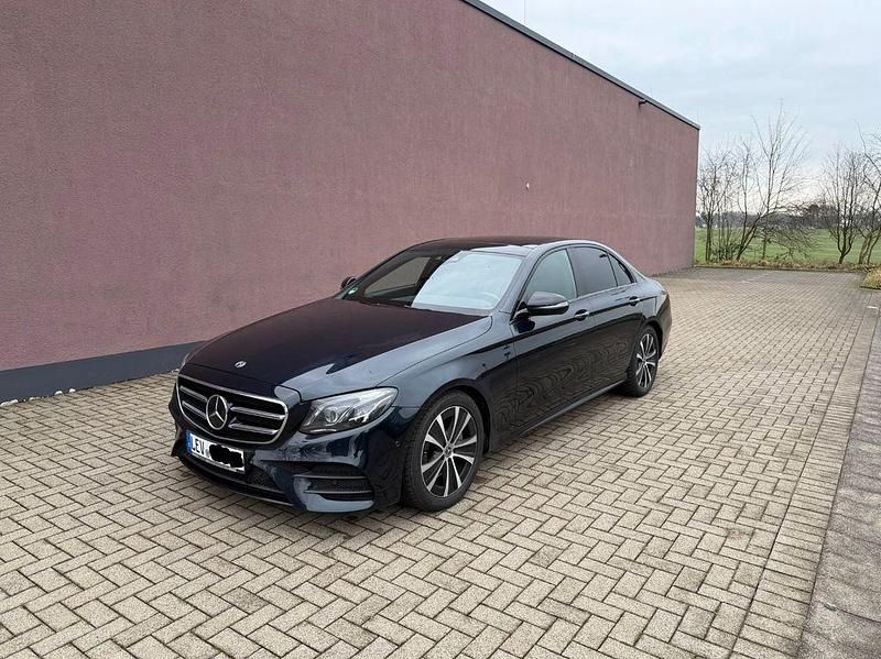 Gebraucht Mercedes E200 AMG line 184 PS (135 kW) 2018 Grün Limousine