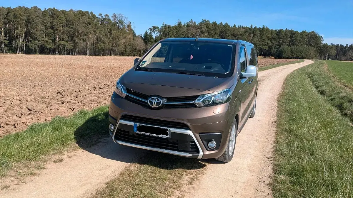 Gebraucht Toyota Proace Verso 177 PS (130 kW) 2018 Braun Kombi