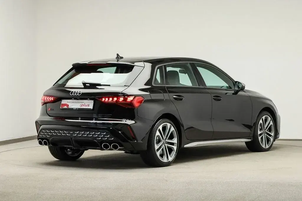 Gebraucht Audi S3 Comfort 333 PS (244 kW) 2025 Mythosschwarz metallic Limousine