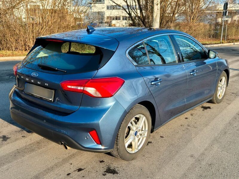 Gebraucht Ford Focus Cool & Connect 125 PS (91 kW) 2018 Blau Limousine