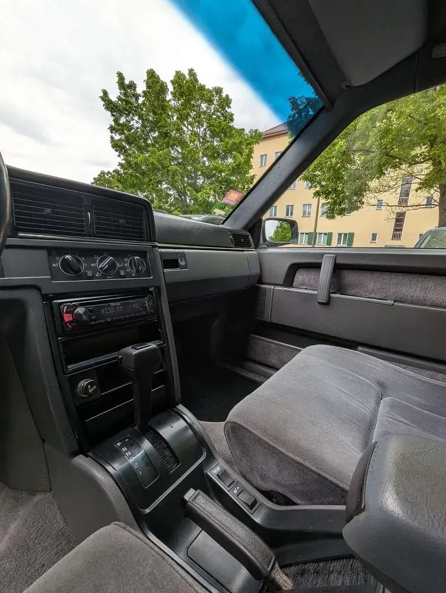 Gebraucht Volvo 760 165 PS (121 kW) 1990 Schwarz Kombi