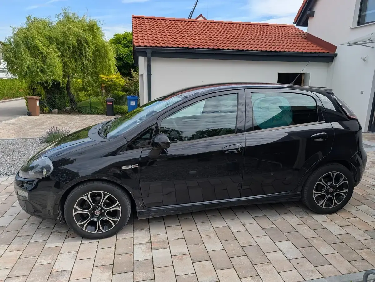 Gebraucht Fiat Punto 85 PS (62 kW) 2014 Schwarz Kleinwagen