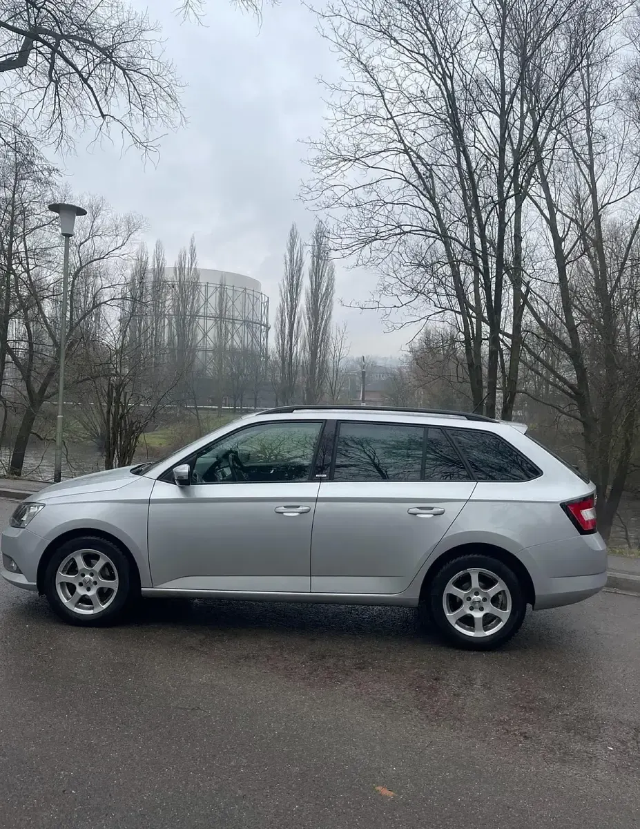 Gebraucht Skoda Fabia Joy 90 PS (66 kW) 2016 Grau Kombi
