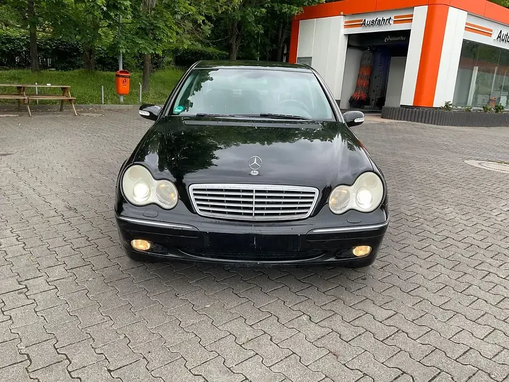 Gebraucht Mercedes C220 150 PS (110 kW) 2005 Schwarz Limousine