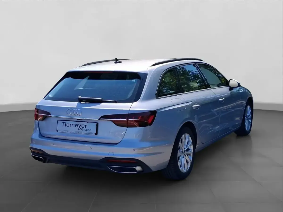 Gebraucht Audi A4 Sport 163 PS (119 kW) 2023 Silber Kombi