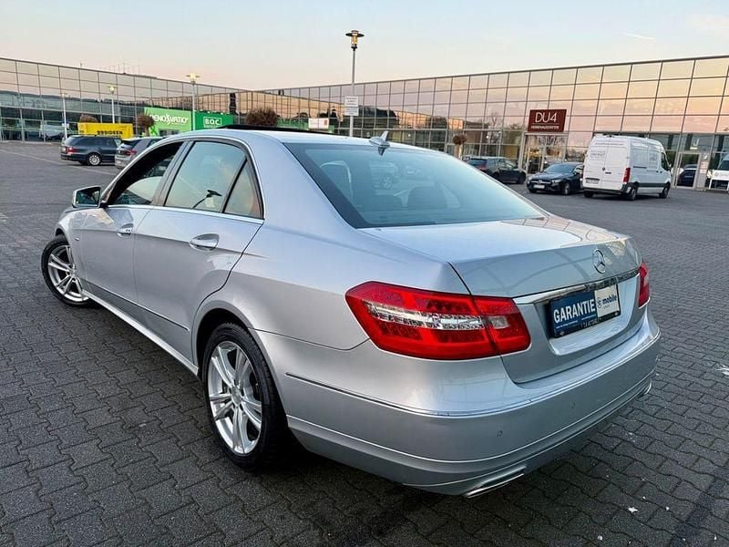 Gebraucht Mercedes E250 Sport 204 PS (150 kW) 2012 Silber Limousine