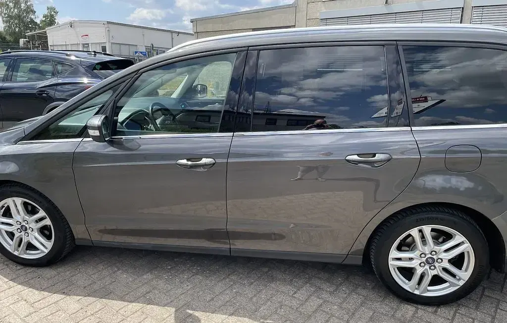 Gebraucht Ford Galaxy Titanium 179 PS (131 kW) 2017 Grau Van / Kleinbus