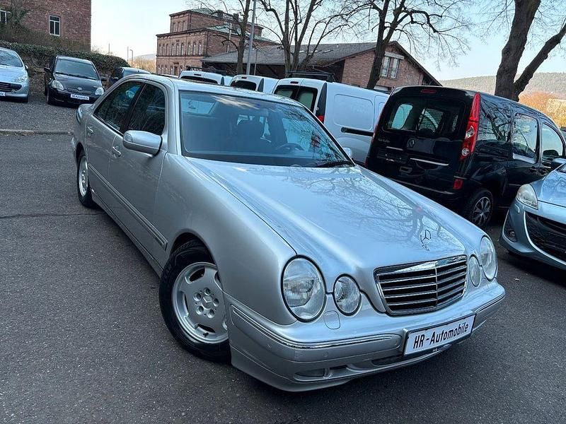 Gebraucht Mercedes E240 Avantgarde 170 PS (125 kW) 2000 Silber Limousine