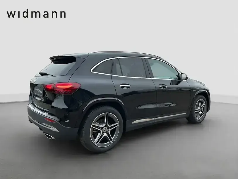 Gebraucht Mercedes GLA180 AMG 136 PS (100 kW) 2026 Metalliclack kosmosschwarz SUV