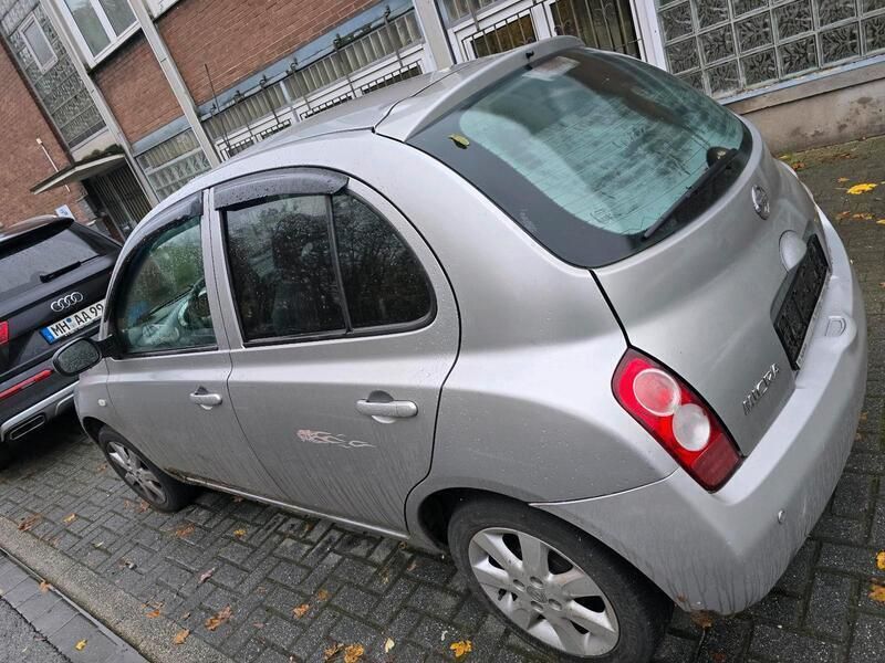 Silber Gebraucht 2003 Nissan Micra Kleinwagen | 2.700 € - Bild 1/4