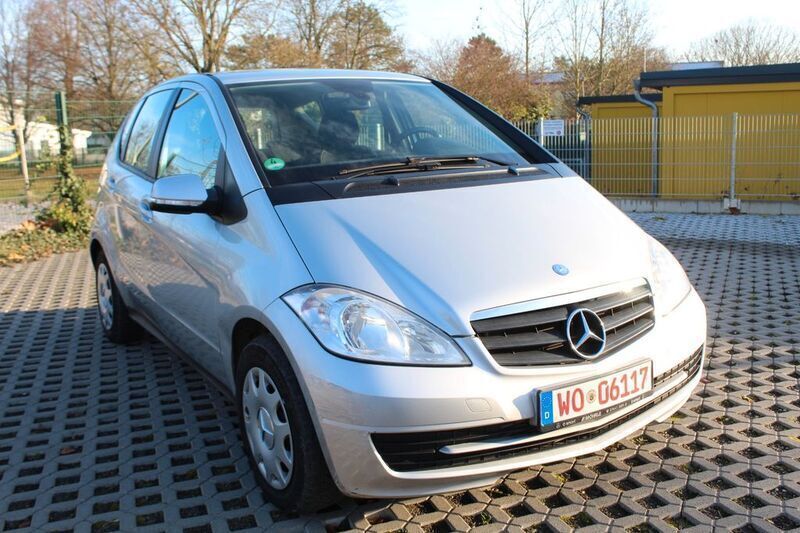 Gebraucht Mercedes A180 109 PS (80 kW) 2009 Silber Limousine