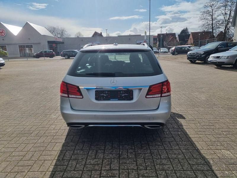 Gebraucht Mercedes E350 258 PS (189 kW) 2015 Silber Limousine