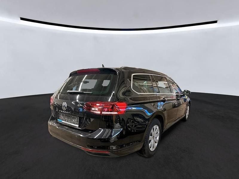 Gebraucht VW Passat Business 122 PS (89 kW) 2022 Schwarz Kombi