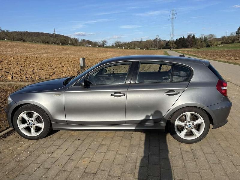 Gebraucht BMW 118 143 PS (105 kW) 2009 Grau Kleinwagen