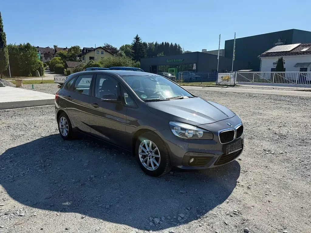 Gebraucht BMW 218 Active Tourer Basis 136 PS (100 kW) 2015 Grau Van / Kleinbus