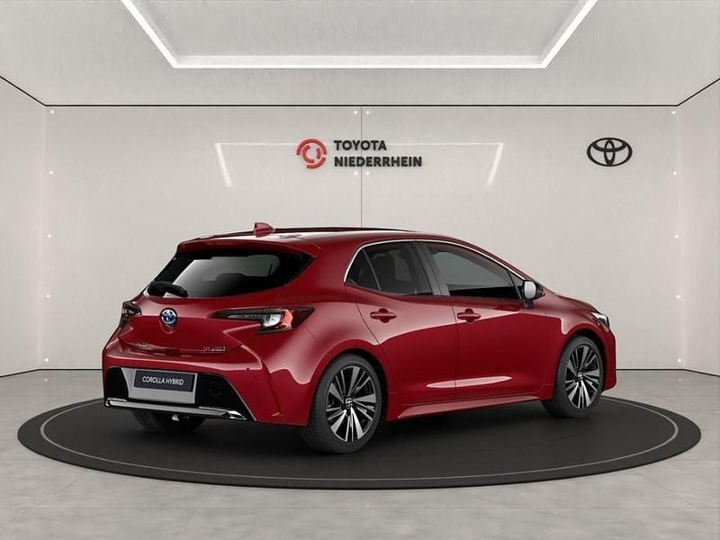 Neu Toyota Corolla Hybrid 141 PS (103 kW) 2025 Rot Limousine