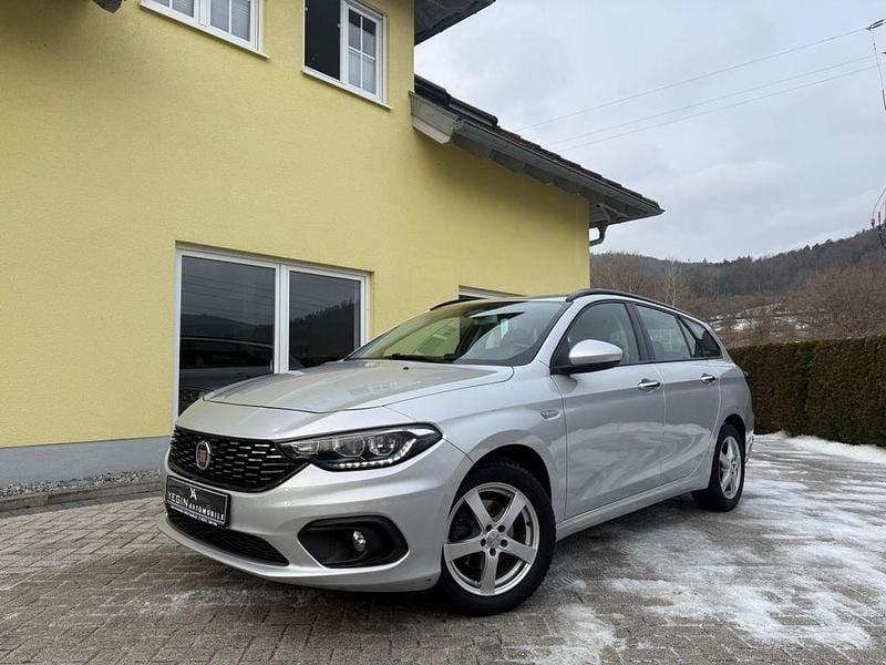 Gebraucht Fiat Tipo Lounge 120 PS (88 kW) 2017 Silber Limousine