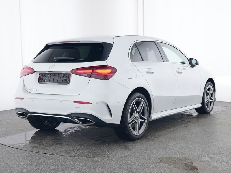 Gebraucht Mercedes A250 Advanced 163 PS (119 kW) 2024 Digitalweiss Limousine