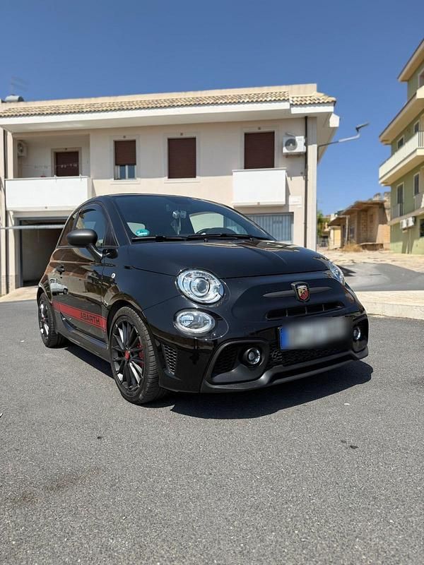 Schwarz Gebraucht 2023 Abarth 695 Kleinwagen | 27.000 € - Bild 1/4