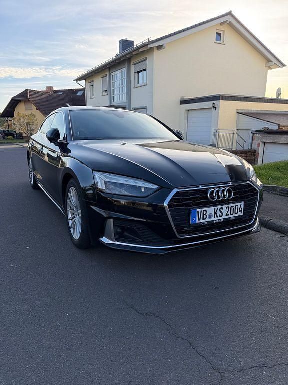 Schwarz Gebraucht 2021 Audi A5 Ambiente Limousine | 22.499 € (Fairer Preis) - Bild 1/4