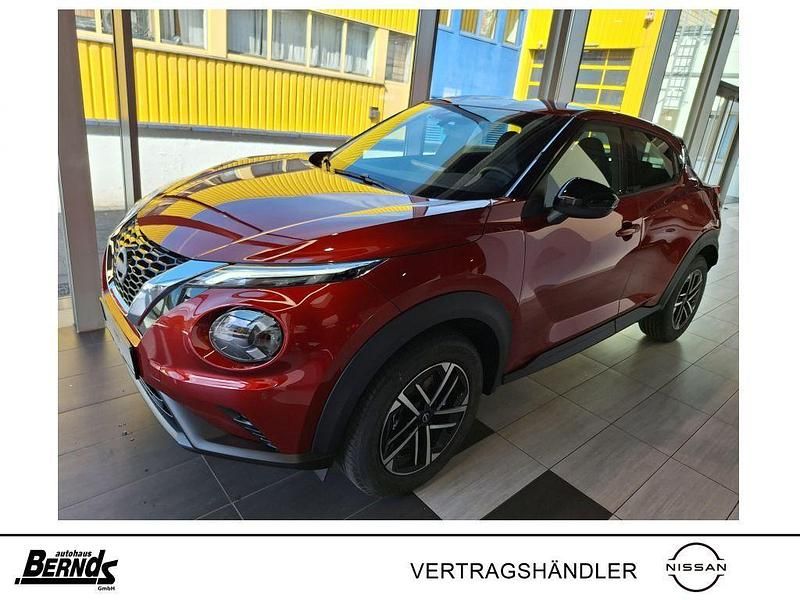 Fuji sunset red metallic/dach in black Neu 2025 Nissan Juke N-Connecta SUV | 24.385 € (Fairer Preis) - Bild 1/4