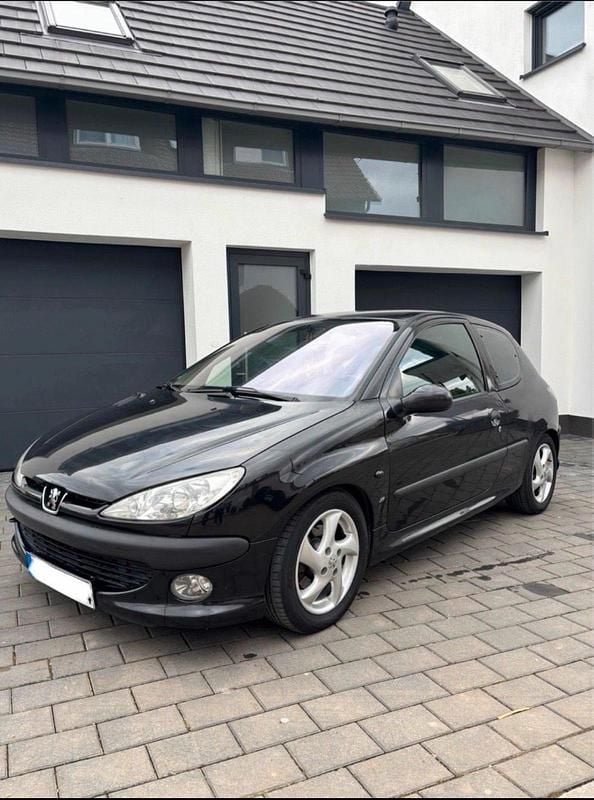 Gebraucht Peugeot 206 109 PS (80 kW) 2001 Schwarz Kleinwagen