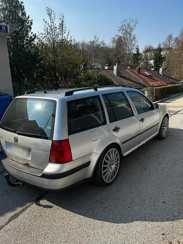 Gebraucht VW Golf IV 105 PS (77 kW) 2003 Silber Kombi