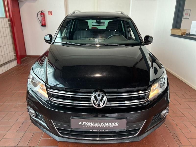 Gebraucht VW Tiguan LOUNGE 150 PS (110 kW) 2016 Schwarz SUV
