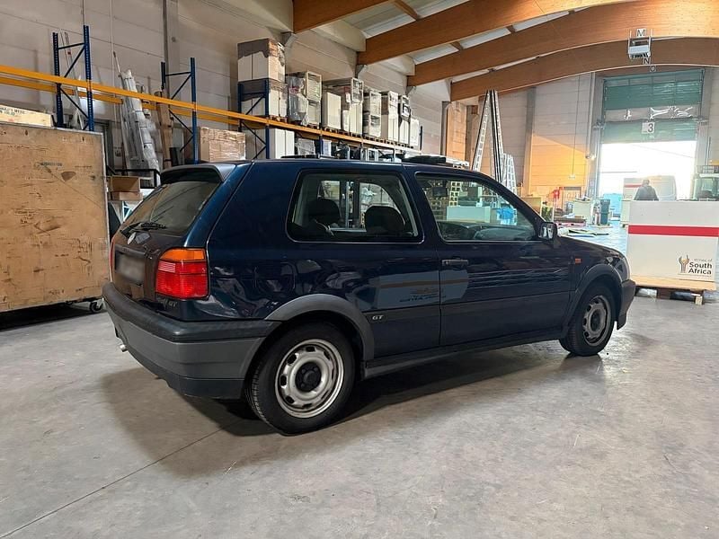 Second-hand VW Golf III 90 CP (66 kW) 1992 Hatchback
