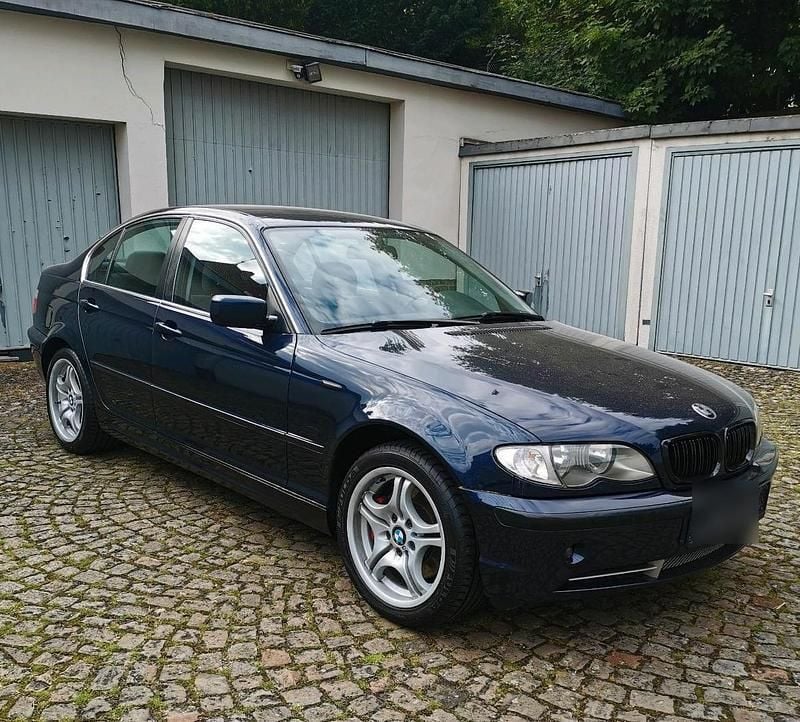 Schwarz Gebraucht 2004 BMW 330 Limousine | 3.990 € (Guter Preis) - Bild 1/4