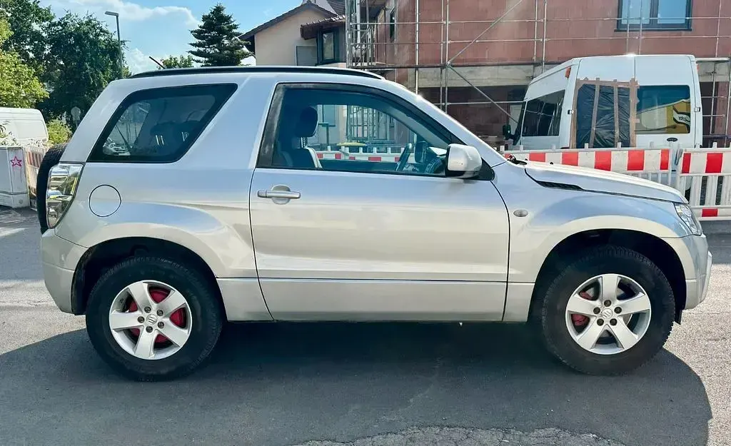 Gebraucht Suzuki Grand Vitara 106 PS (77 kW) 2006 Silber SUV