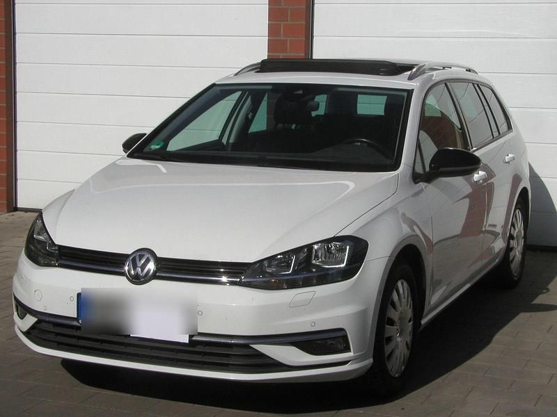 Weiß Gebraucht 2019 VW Golf VII IQ Drive Kombi | 15.800 € (Fairer Preis) - Bild 1/4