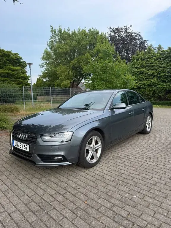Gebraucht Audi A4 Ambition 120 PS (88 kW) 2012 Grau Limousine