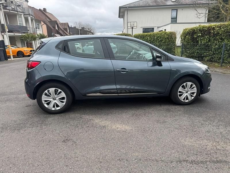 Gebraucht Renault Clio IV LIMITED 90 PS (66 kW) 2018 Grau Kleinwagen