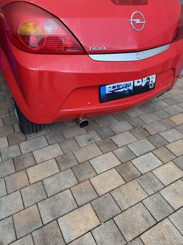 Gebraucht Opel Tigra Enjoy 90 PS (66 kW) 2004 Rot Cabrio