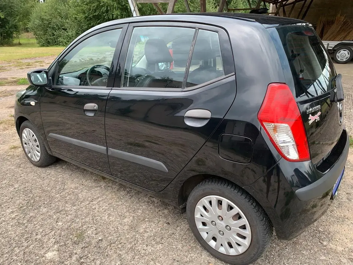 Gebraucht Hyundai i10 Edition+ 67 PS (49 kW) 2011 Schwarz Kleinwagen