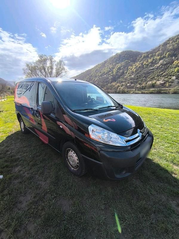 Second-hand Citroën Jumpy 90 CP (66 kW) 2013 Negru Monovolum