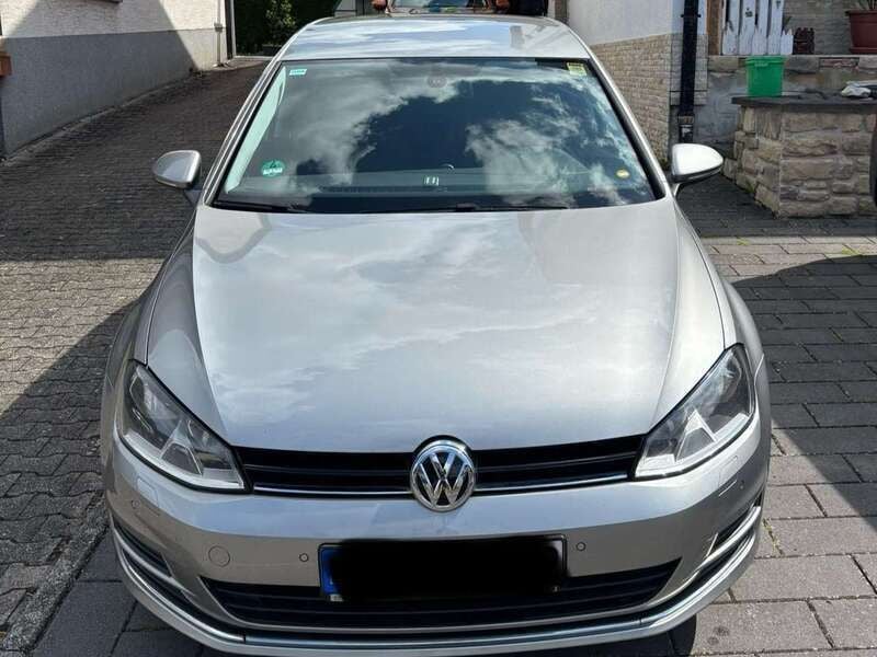 Silber Gebraucht 2013 VW Golf VII Comfortline Limousine | 6.000 € (Fairer Preis) - Bild 1/4